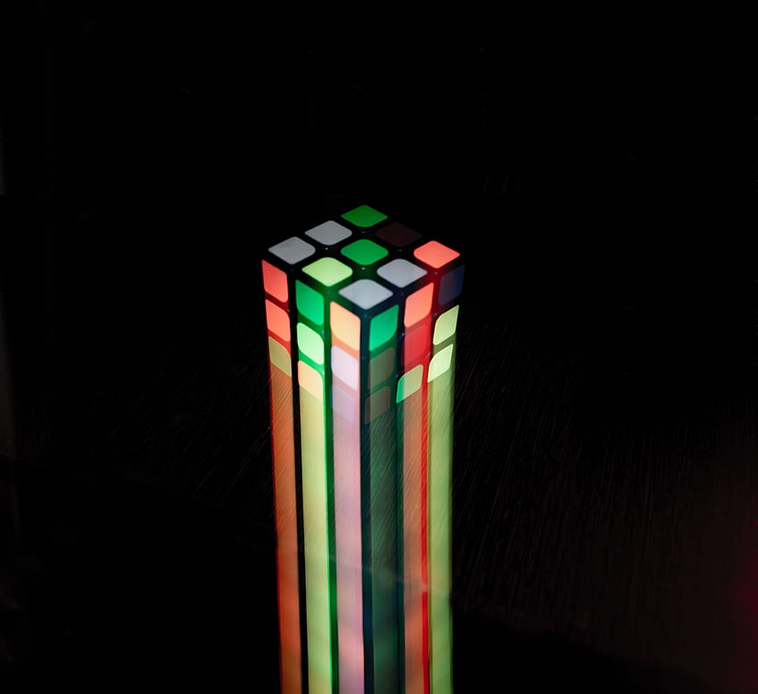 Rubik's cube, sentier coloré et lumineux Fond d'écran HD