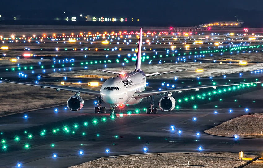 Noche, Luces, Japón, El avión, Pista, Airbus A330 200, Aeropuerto internacional de Kansai Para, Sección авиация, Pista del avión fondo de pantalla
