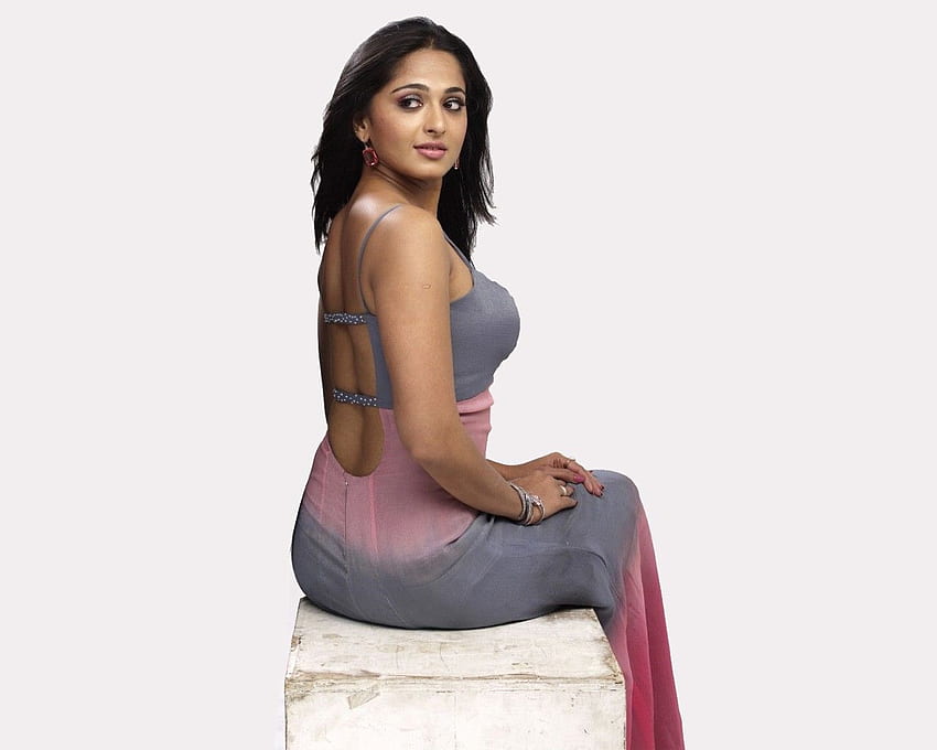 Anushka Bf Vdios - Glamorous Indian Model Anushka Shetty Hot Looks Face, anushka shetty close  up HD phone wallpaper | Pxfuel