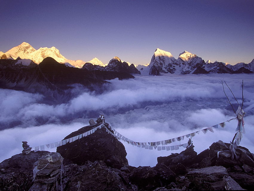Berge - Gebetsfahnen auf dem Berg Everest, Nepal HD-Hintergrundbild