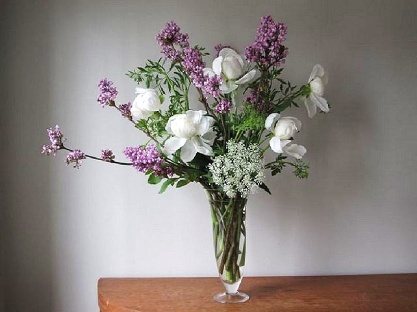 Sweet fragrances, table, white, roses, lilacs, mauve, glass vase, brown, white wall, fragrant HD wallpaper