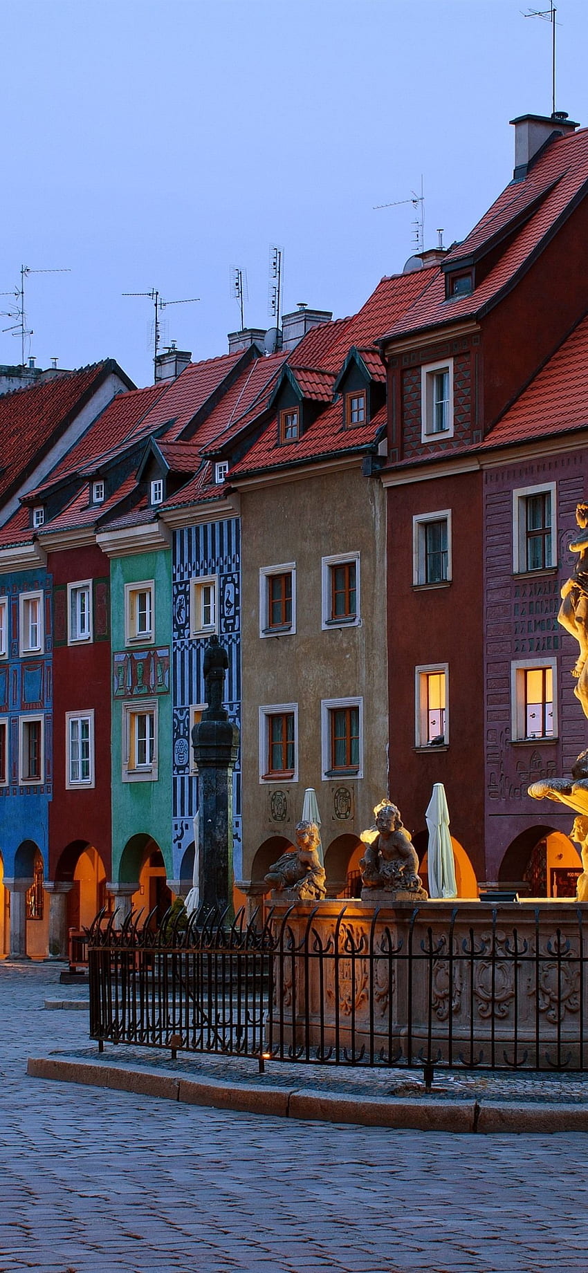 Pologne, Poznan, Ville, Soir, Maisons IPhone 11 Pro XS X , Arrière-plan Fond d'écran de téléphone HD