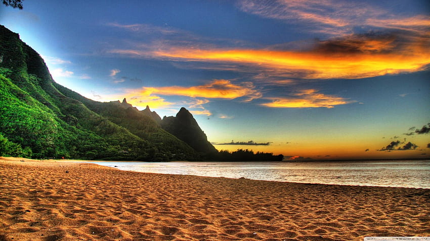 Strand Sonnenuntergang, Meer, golden, Hügel, Bäume, Berge, Wolken, Natur, Himmel, Sonne, Sonnenuntergang HD-Hintergrundbild