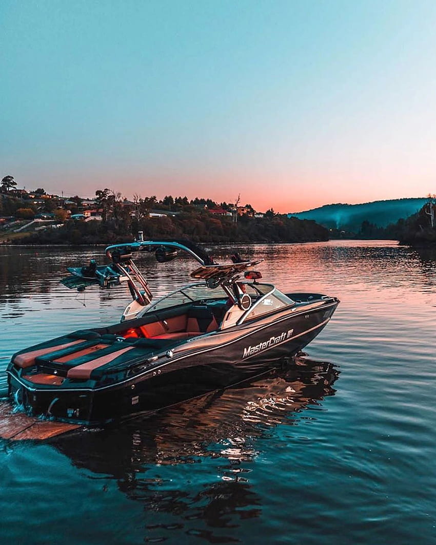 Endless days of good times, flying the fun glad high with all your friends are exactly what the. Lake boat, Mastercraft boat, Malibu boats HD phone wallpaper