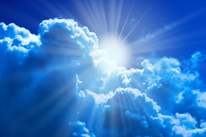 Błękitne niebo, chmury, światło słoneczne Tapeta HD