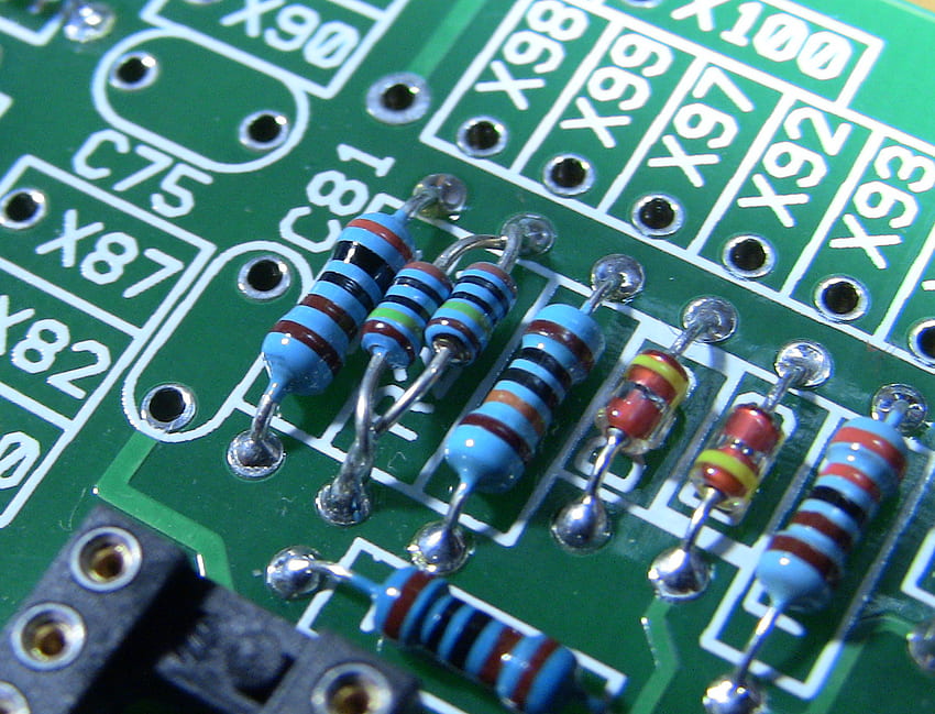 MFOS Synth 4: Resistors all soldered - Pete Brown's HD wallpaper