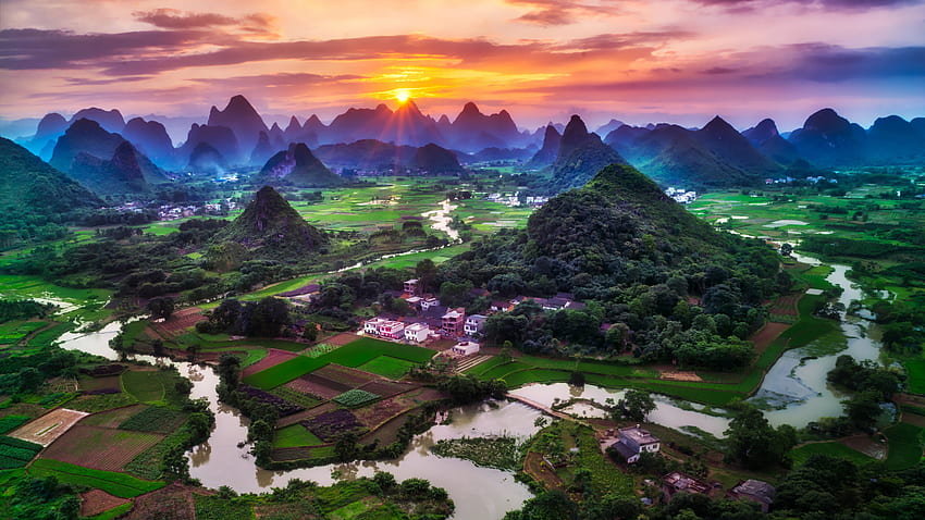 Guilin City , China, 日没, 美しい, 緑の野原, 村, 川, 山, 雲、自然 高画質の壁紙