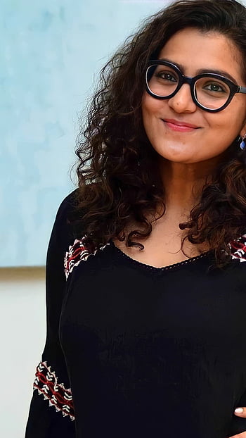 Parvathy Apologizes to all Rape Survivors for liking a Post on Facebook