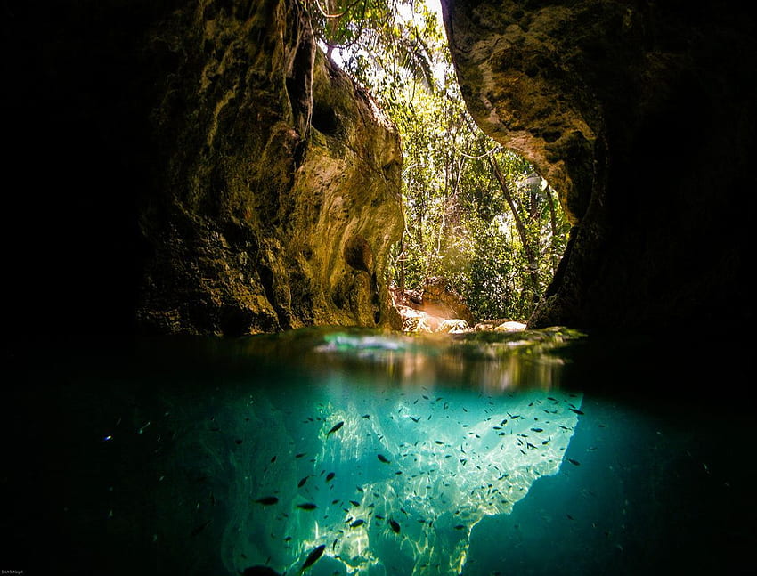 La grotta della fanciulla di cristallo; Esplorando gli inferi Maya del Belize Sfondo HD
