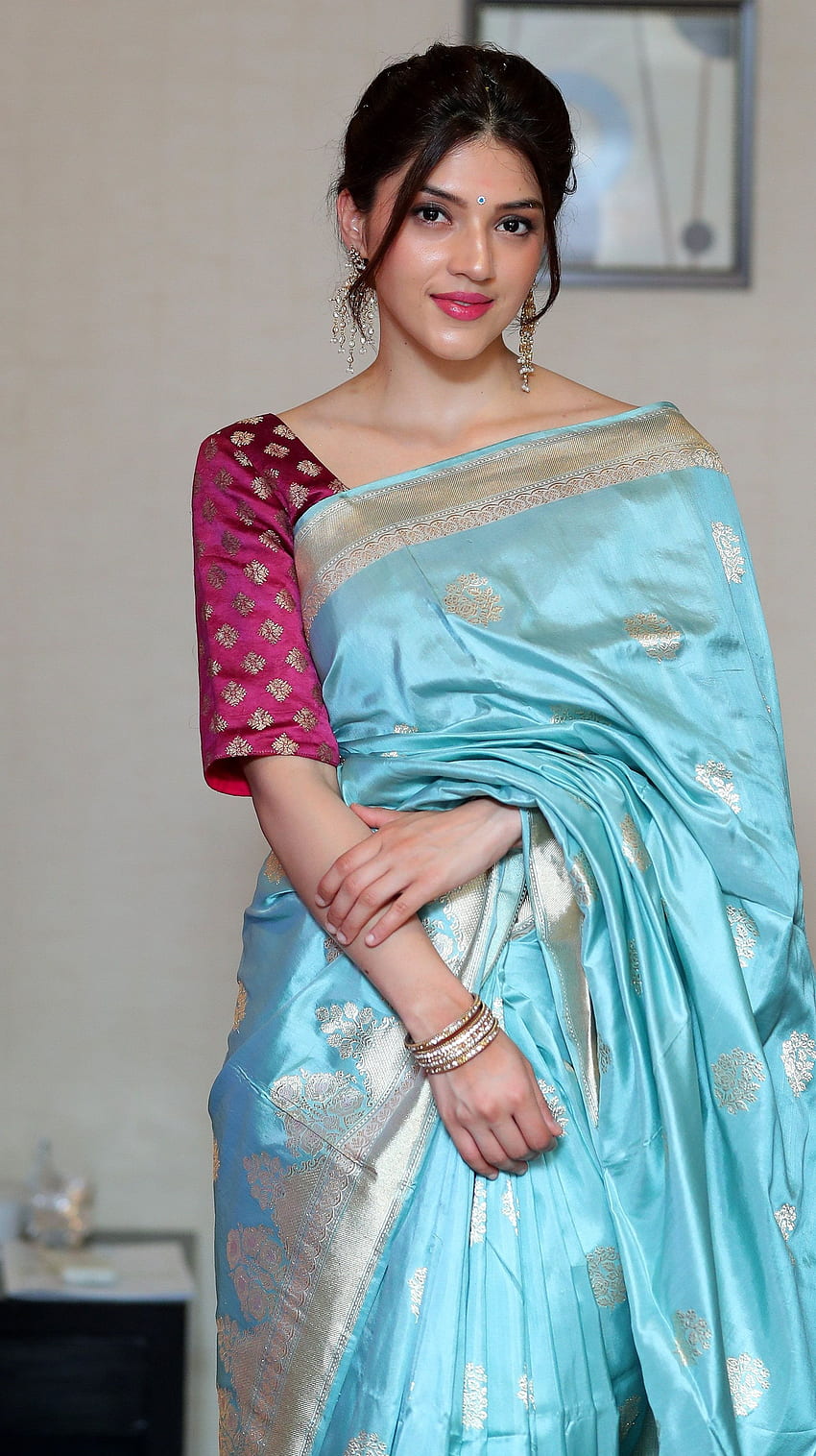 Mehreen Pirzada, miłośniczka sari, aktorka telugu Tapeta na telefon HD
