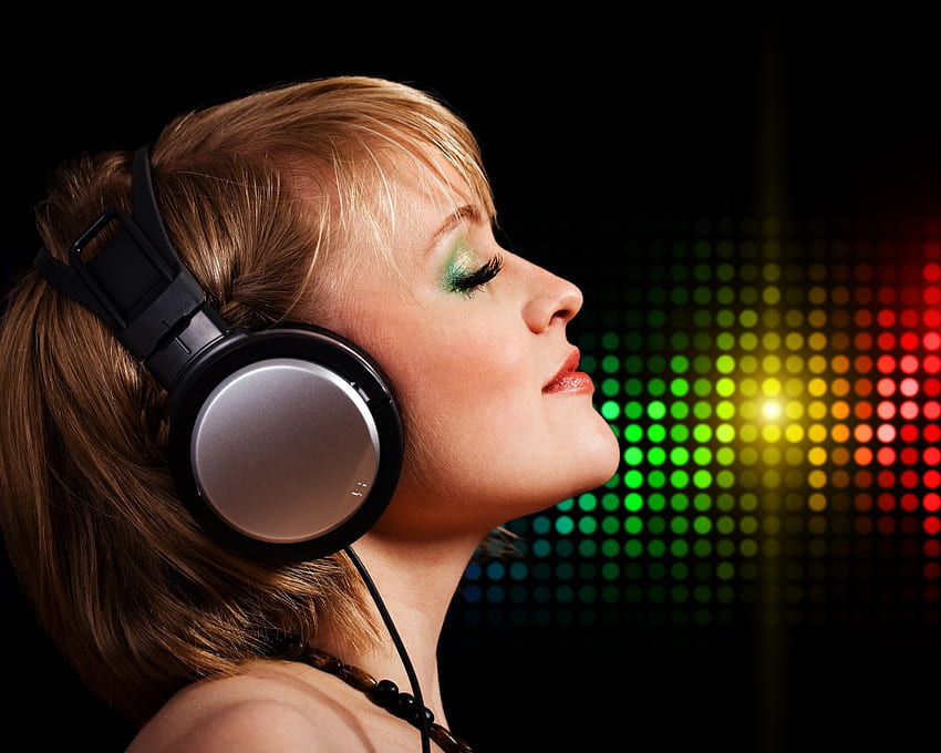 Girl Listening Music, Girl Listening to Music HD wallpaper
