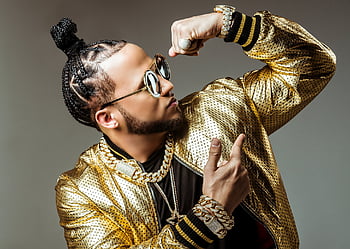 Pakaian di Dembow y Reggaeton oleh El Alfa, Yandel, Myke Towers