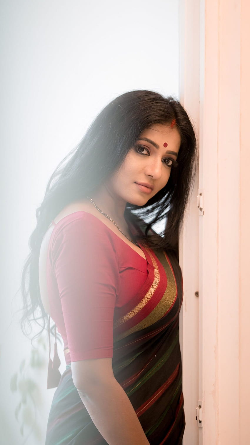 Reshma pasupuleti, tamil actress, saree beauty HD phone wallpaper