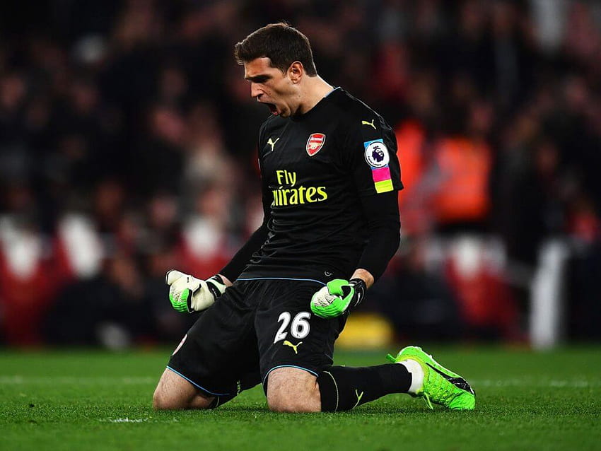 Report: Arsenal goalkeeper Emiliano Martinez is set to join Reading on loan HD wallpaper