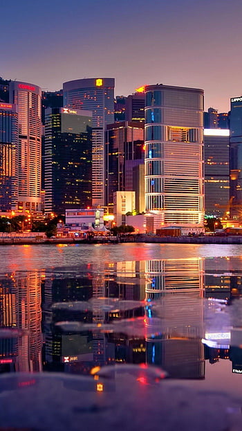Tận hưởng vẻ đẹp tuyệt vời của thành phố Hong Kong mỗi ngày với những hình nền độc đáo cho màn hình điện thoại iPhone của bạn. Hình nền iPhone Hong Kong sẽ làm bạn say đắm với cảnh quan ấn tượng. Tải xuống những bức ảnh này để mang lại một trải nghiệm hoàn toàn mới cho màn hình điện thoại của bạn.