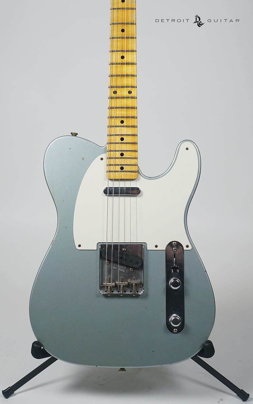 Fender Custom Shop Limited Edition 1955 Telecaster Journeyman Relic Super Faded Aged Ice Blue Metallic avec étui en 2020. Fender custom shop, Ice blue, Telecaster, Fender Guitar Fond d'écran de téléphone HD
