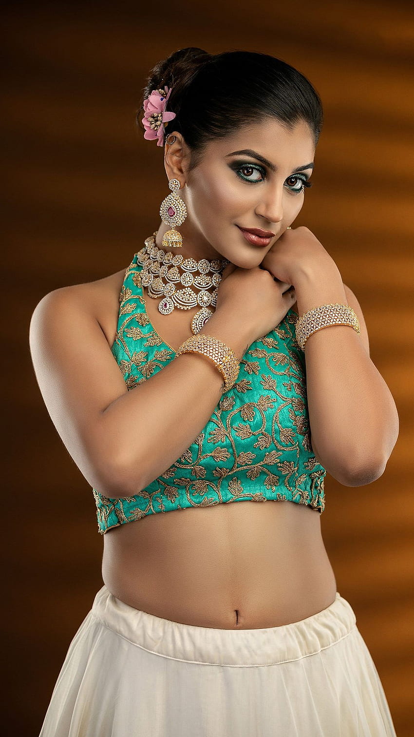 Yashika anand, attrice tamil Sfondo del telefono HD