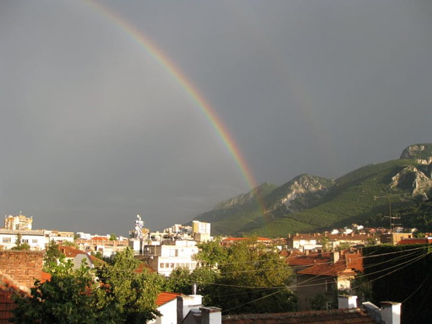 two rainbows, bulgaria, , vratza, green raiinbow HD wallpaper