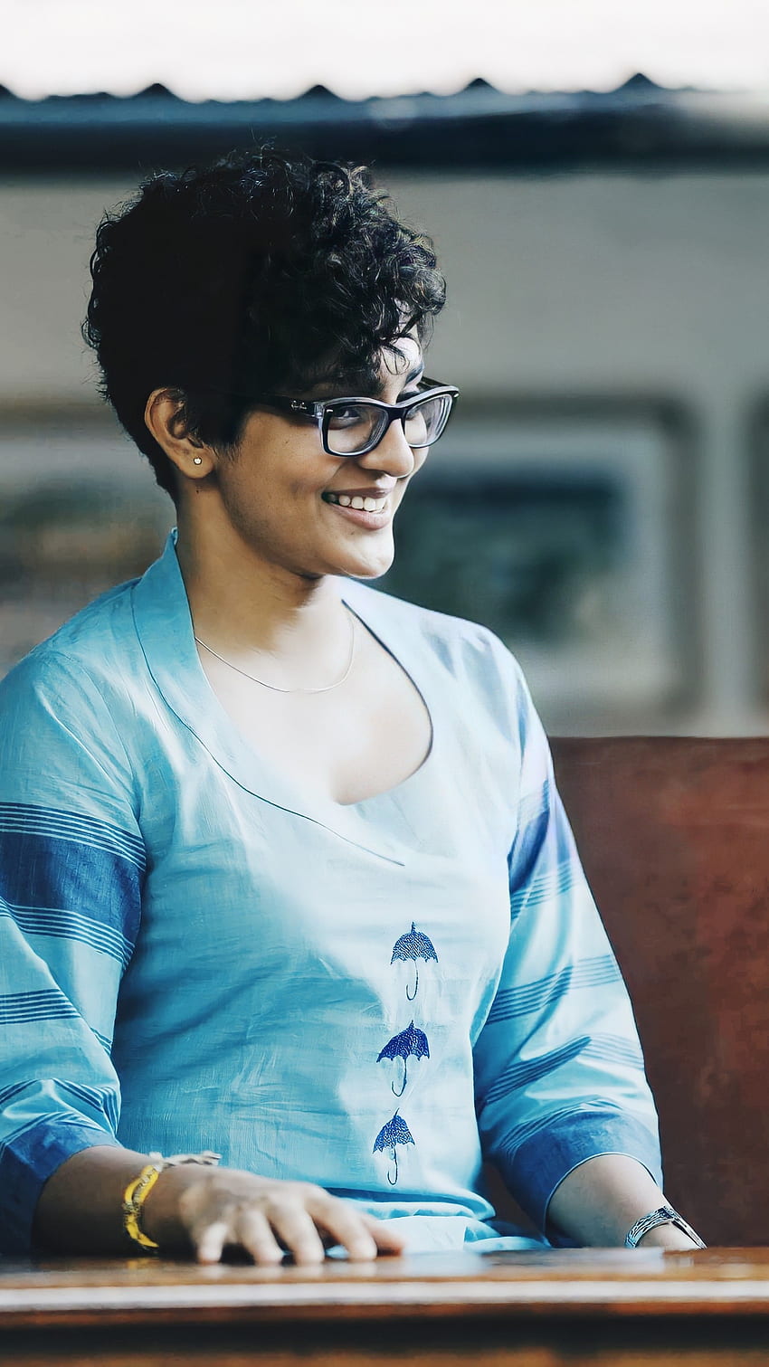 Parvathy Thiruvothu | Beautiful women photography, Curly hair styles,  Indian film actress