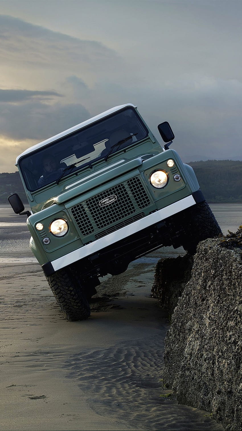 Machen Sie Ihr oder Handy mit diesem brillanten Land Rover Defender robust und gutaussehend HD-Handy-Hintergrundbild