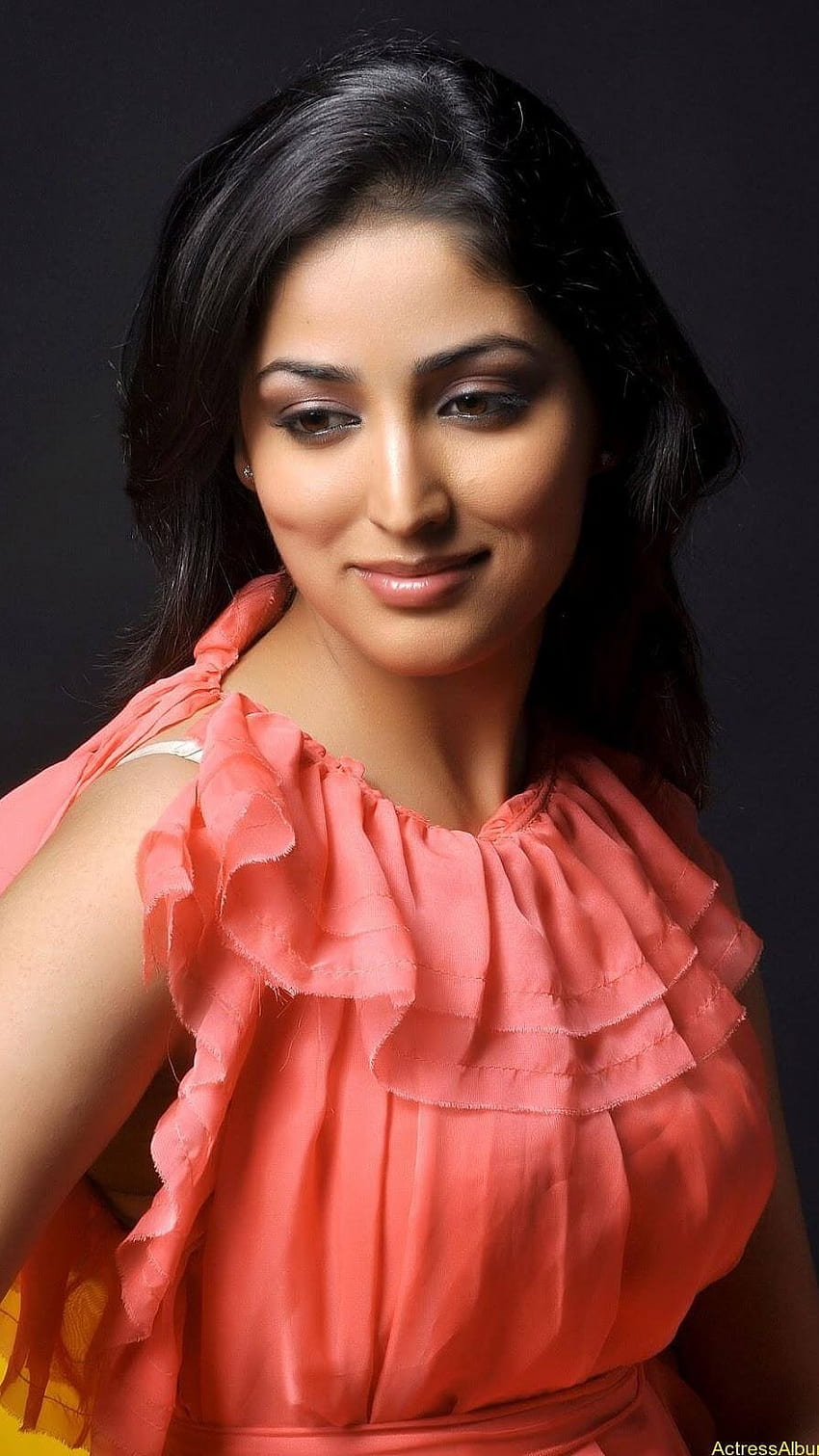 Yami Gautam, Bollywood, Yami Gautam Bollywood Actress HD phone wallpaper