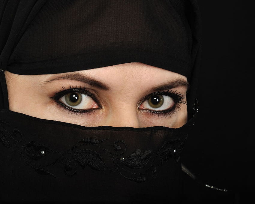 Try The New Hijab Apps For A Great Look. Arab women, Muslim HD wallpaper