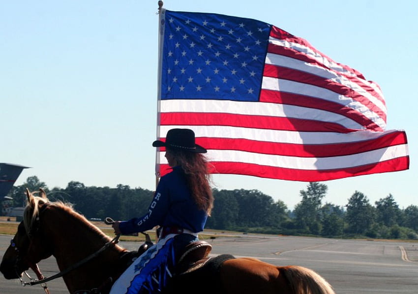 Selamat tanggal 4 Juli.., gaya, rodeo, kesenangan, Amerika, 4 Juli, bendera, cowgirls, kuda, di luar rumah, orang barat, gadis, wanita, topi, wanita Wallpaper HD