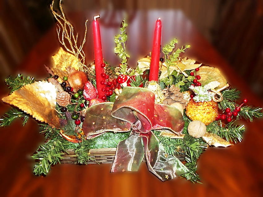 Bodegón, invierno, mesa, color, adornos, árbol, centro de mesa, velas navideñas, naturaleza, flores fondo de pantalla
