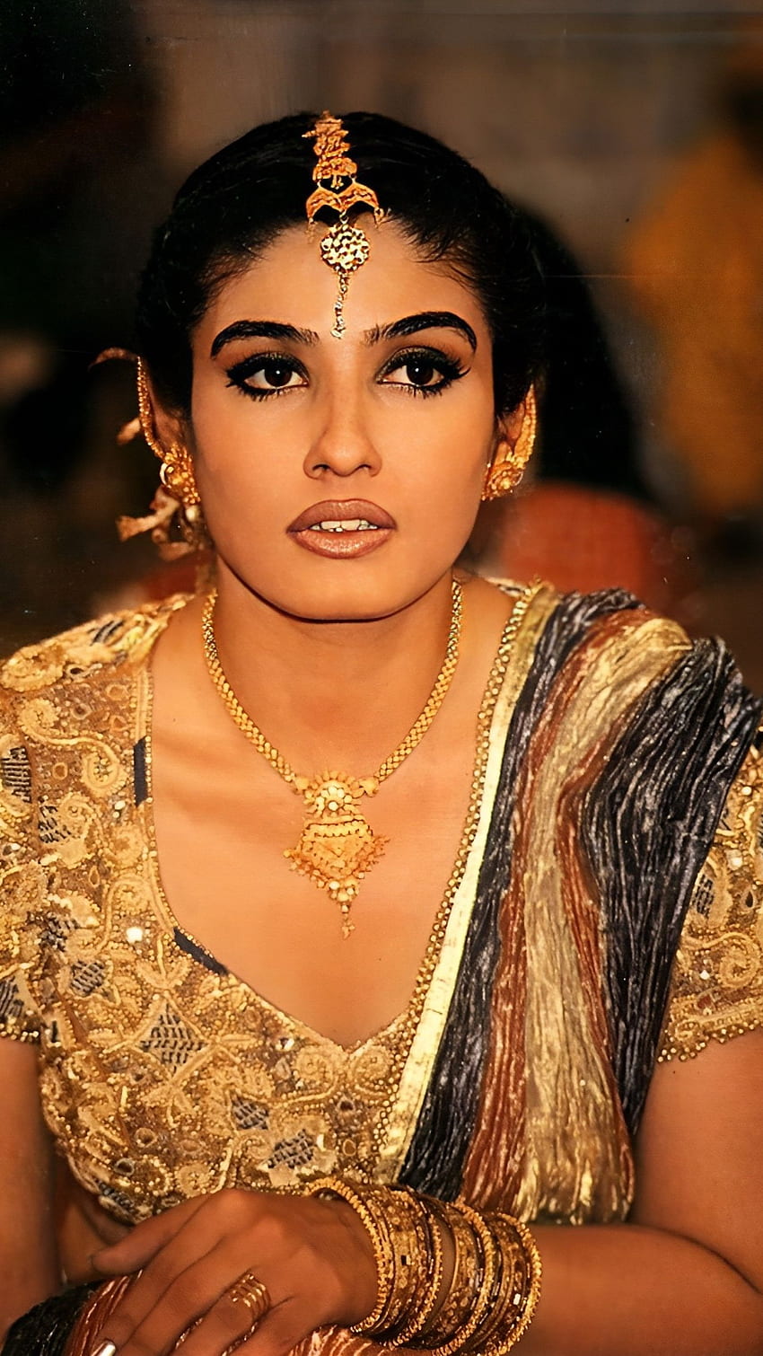 Raveena Tandon, actriz de bollywood, vintage fondo de pantalla del teléfono