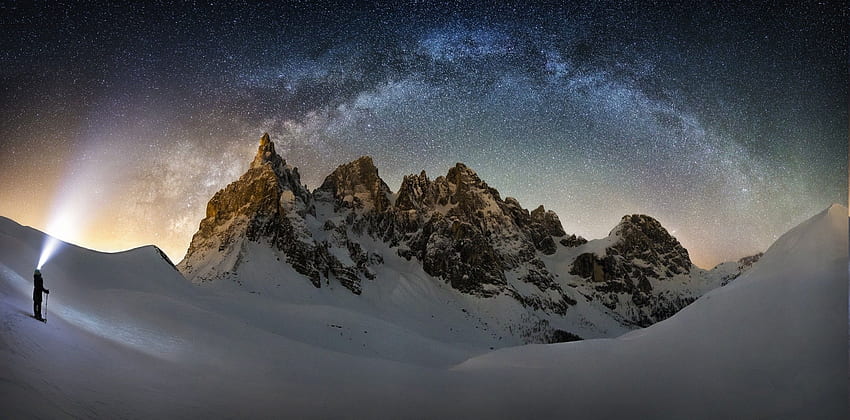 nature landscape milky way snow mountain snowy peak starry night skiers spotlights long exposure galaxy HD wallpaper