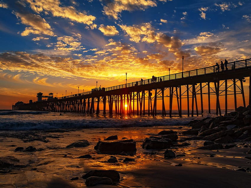 Red Sunset At The Oceanside Pier San Diego California United States Of America For Mobile Phones And Laptops HD wallpaper