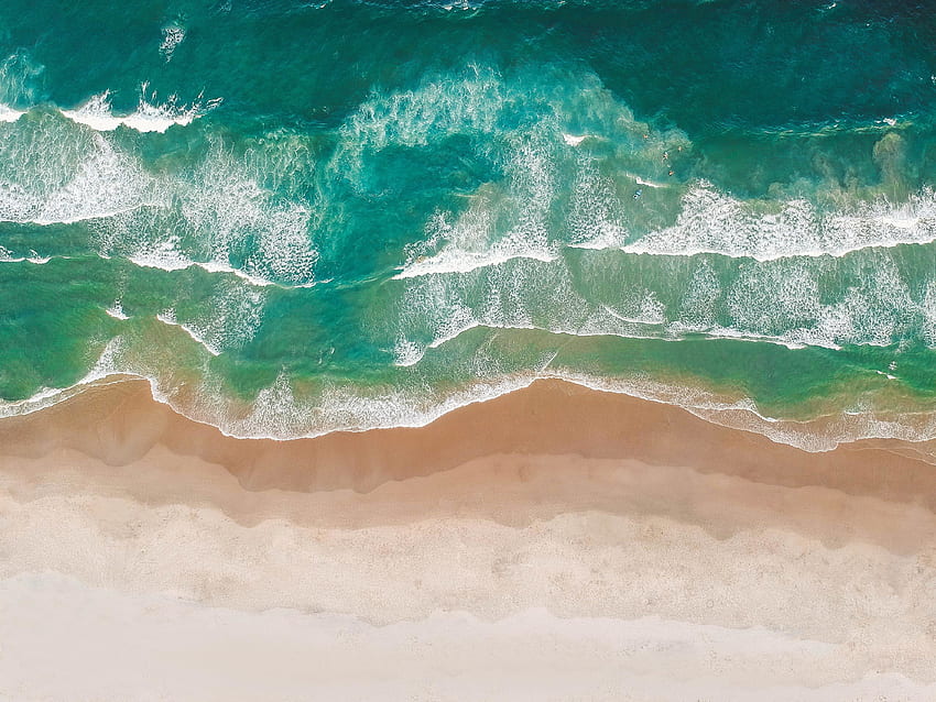 Olas verdes, playa, vista aérea. fondo de pantalla
