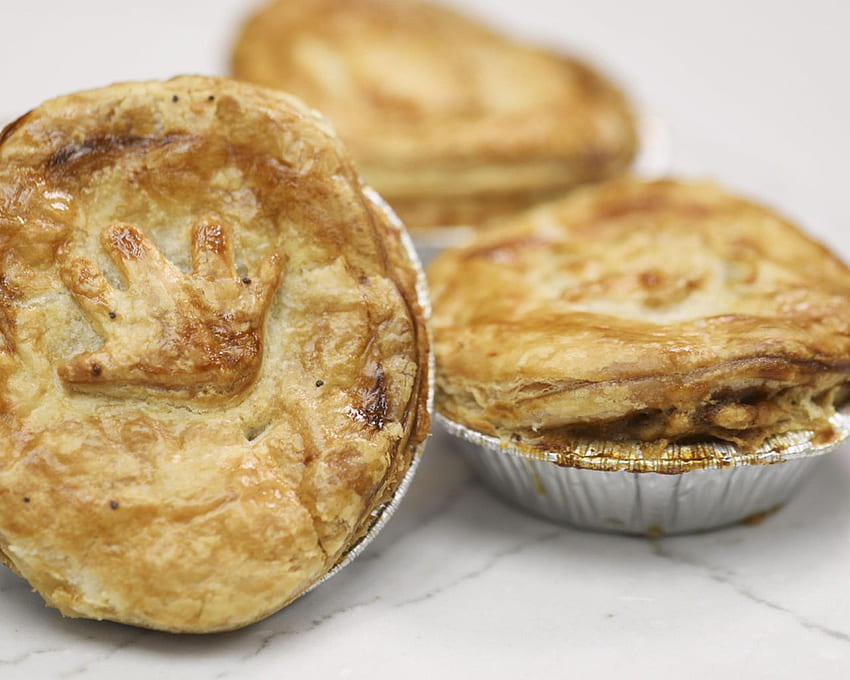 Kanga Aussie Meat Pies meant to be a meal: The Dish HD wallpaper