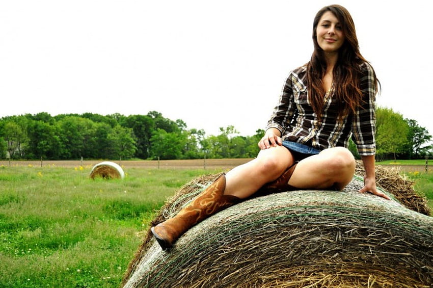 P Free Download Cowgirl Bailing Hay Style Farm Brunettes Cowgirls Hay Bail Ranch