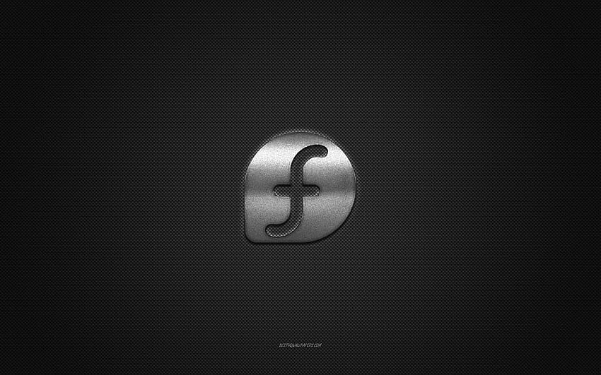 Logotipo de Fedora Linux, logotipo plateado brillante, emblema de metal de Fedora Linux, textura de fibra de carbono gris, Fedora Linux, marcas, arte creativo, emblema de Fedora Linux fondo de pantalla