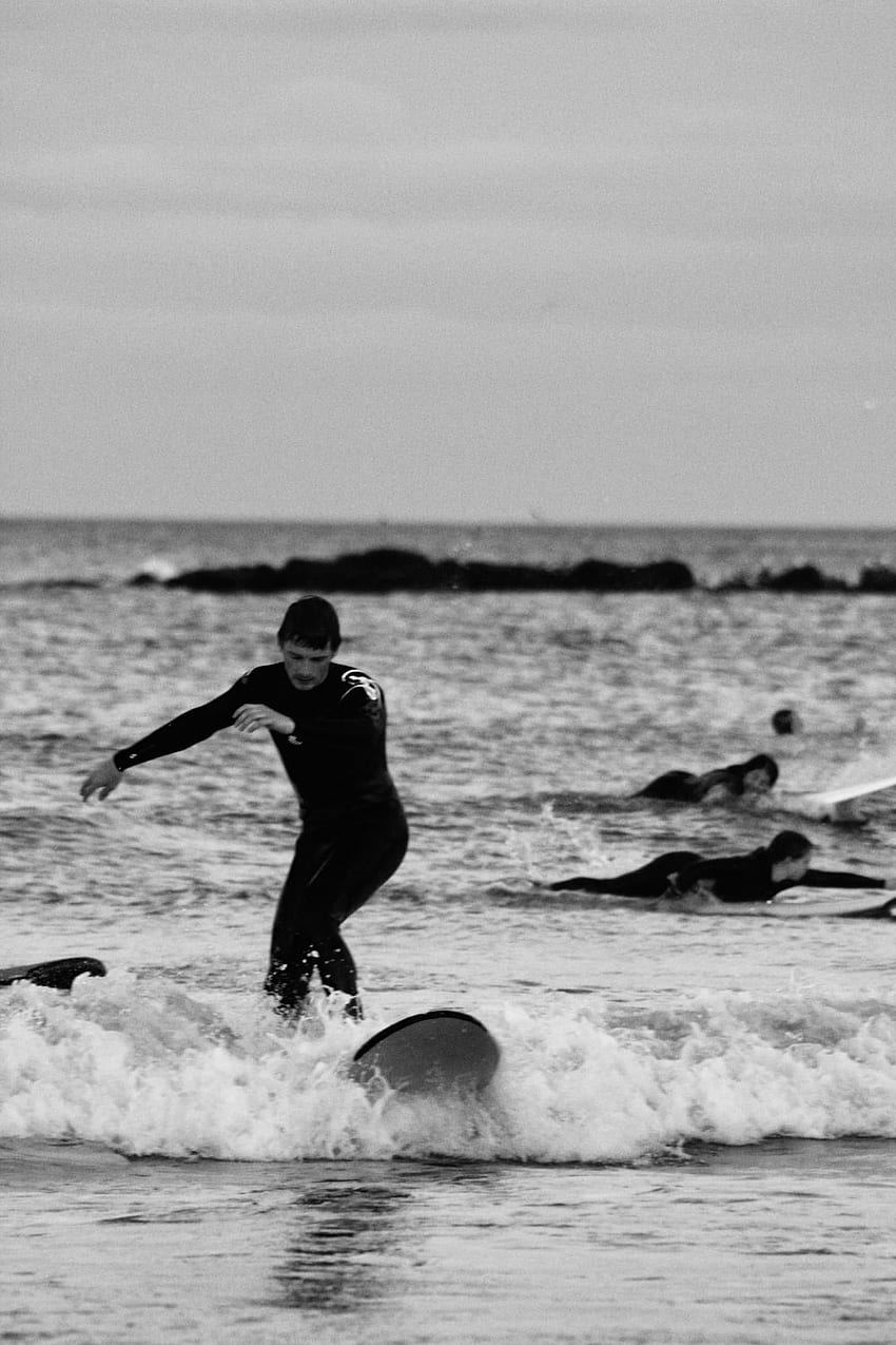 Black And White Surf, Surfing Black and White HD phone wallpaper | Pxfuel