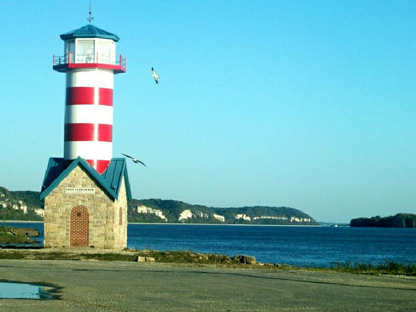 Lighthouse in Grafton, Illinois, lighthouse, sea gulls, grafton-illinois, mississippi river HD wallpaper