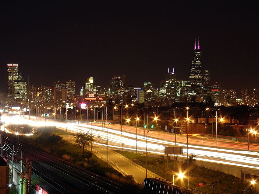 Chicago, IL : Clear summer's night in Chicago HD wallpaper