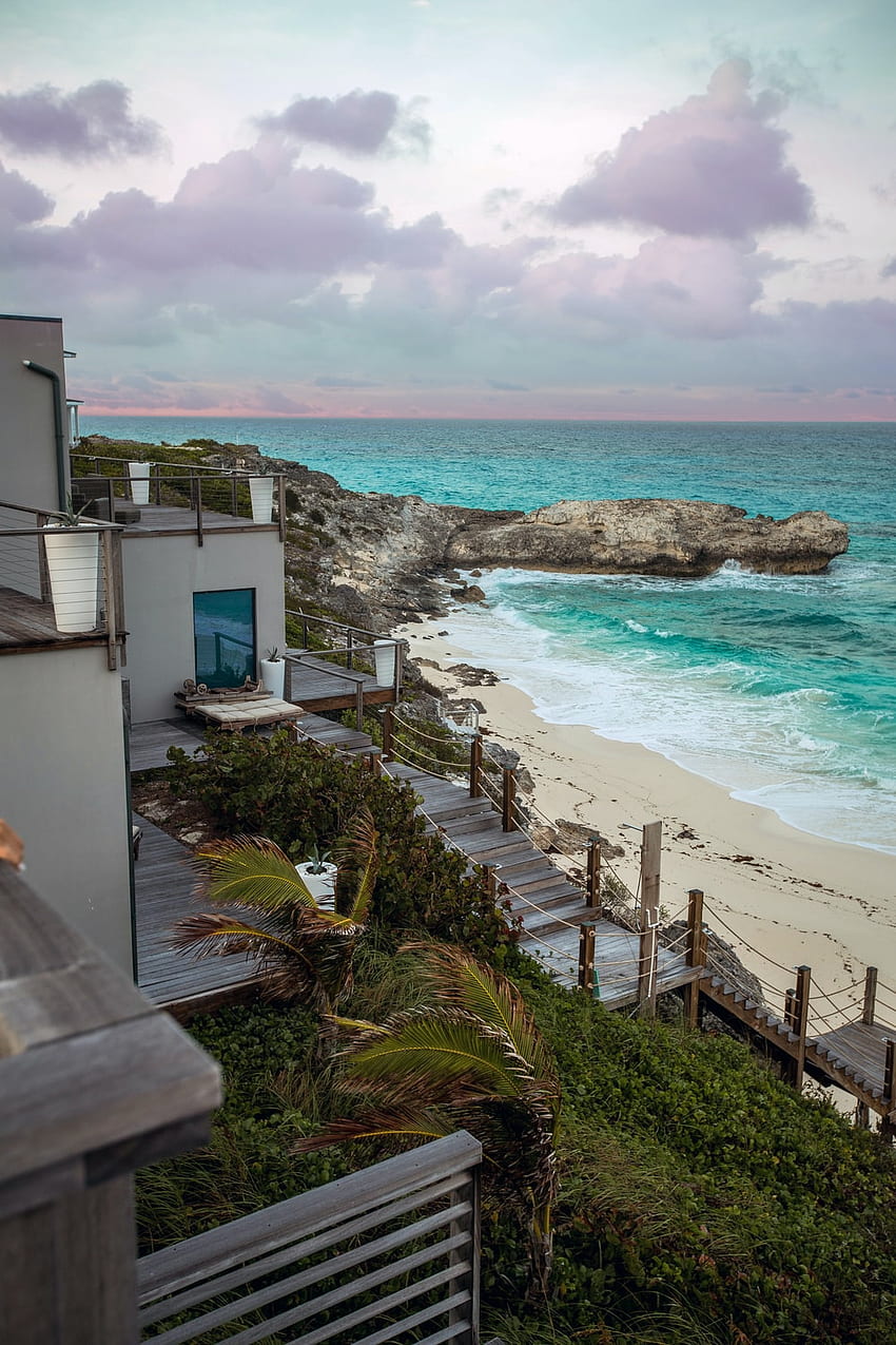 Casa sulla spiaggia, balcone con vista sull'oceano Sfondo del telefono HD