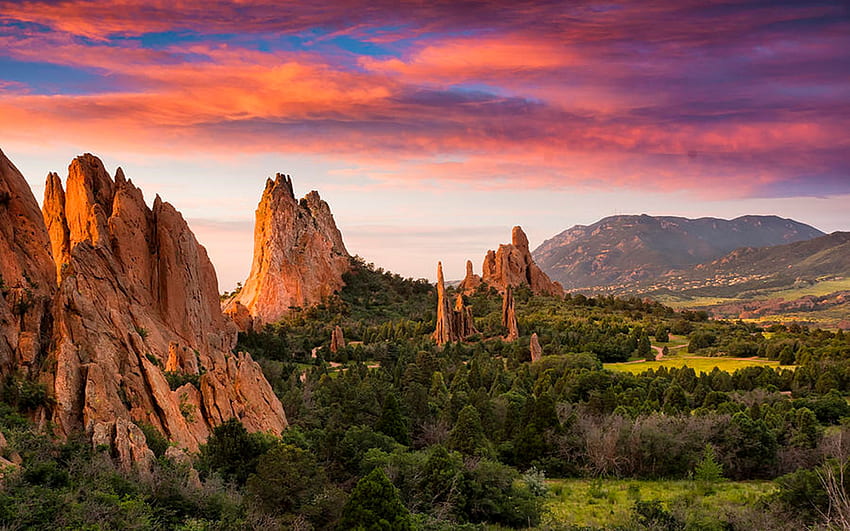 An Early Summer Morning at the beautiful Garden of the Gods, landscape, colors, rocks, sunrise, usa, trees, clouds, colorado, sky, mountains HD wallpaper