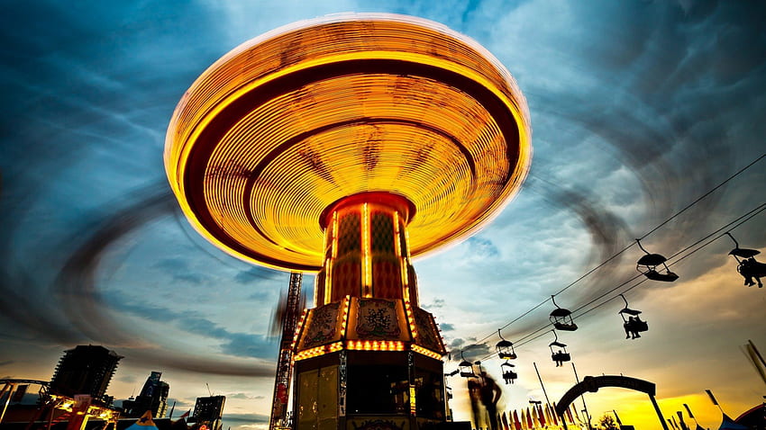 fantastic amusement park ride in motion, lights, ride, evening, motion, amusement park HD wallpaper
