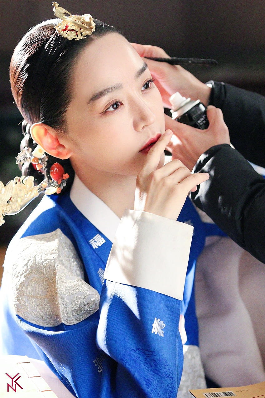Shin Hye Sun as Kim So Yong HD phone wallpaper