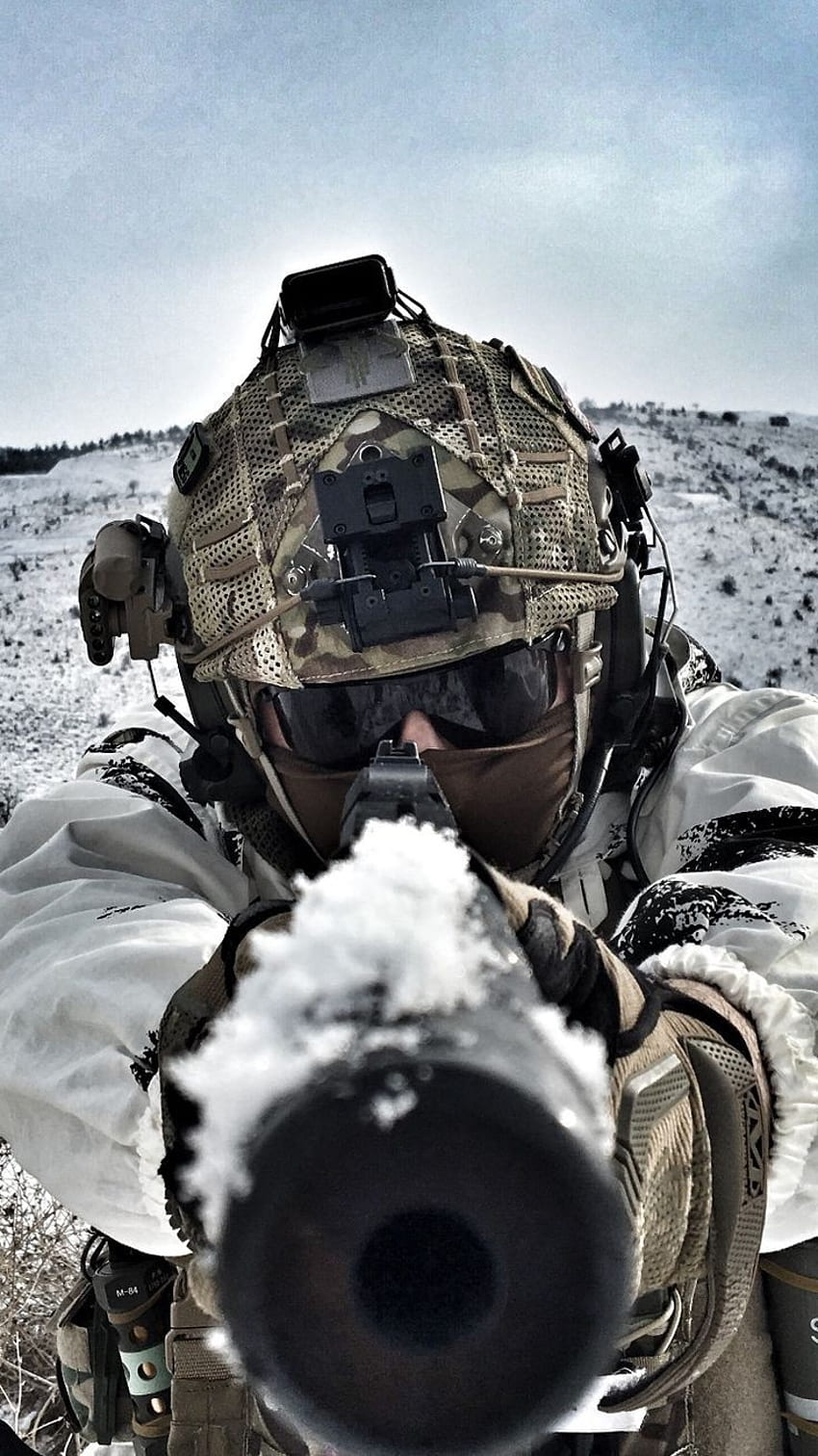 Militare, soldato, neve, pistola Sfondo del telefono HD