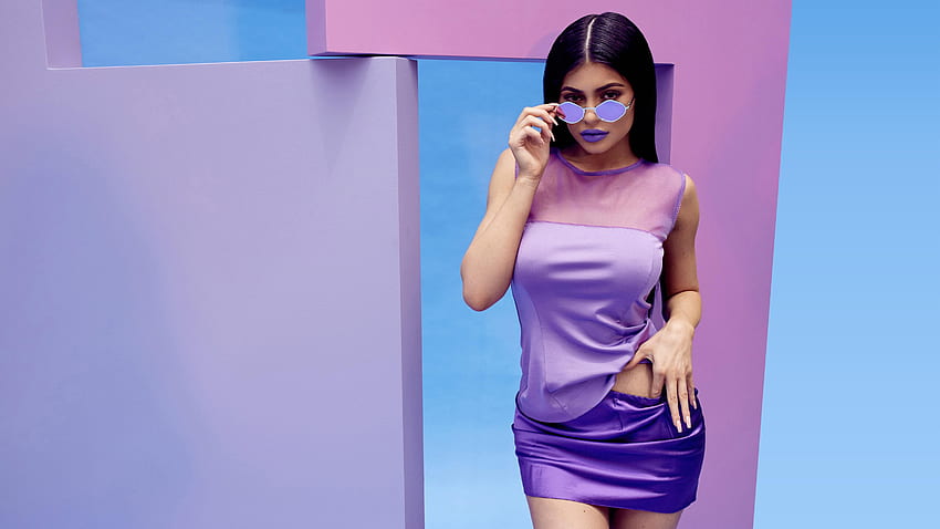 Kylie Jenner Pink and purple delight Retina Ultra HD wallpaper
