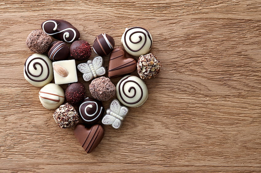 Szczęśliwych walentynek!, słodycze, walentynki, drewno, czekolada, deser, karta, serce, jedzenie Tapeta HD