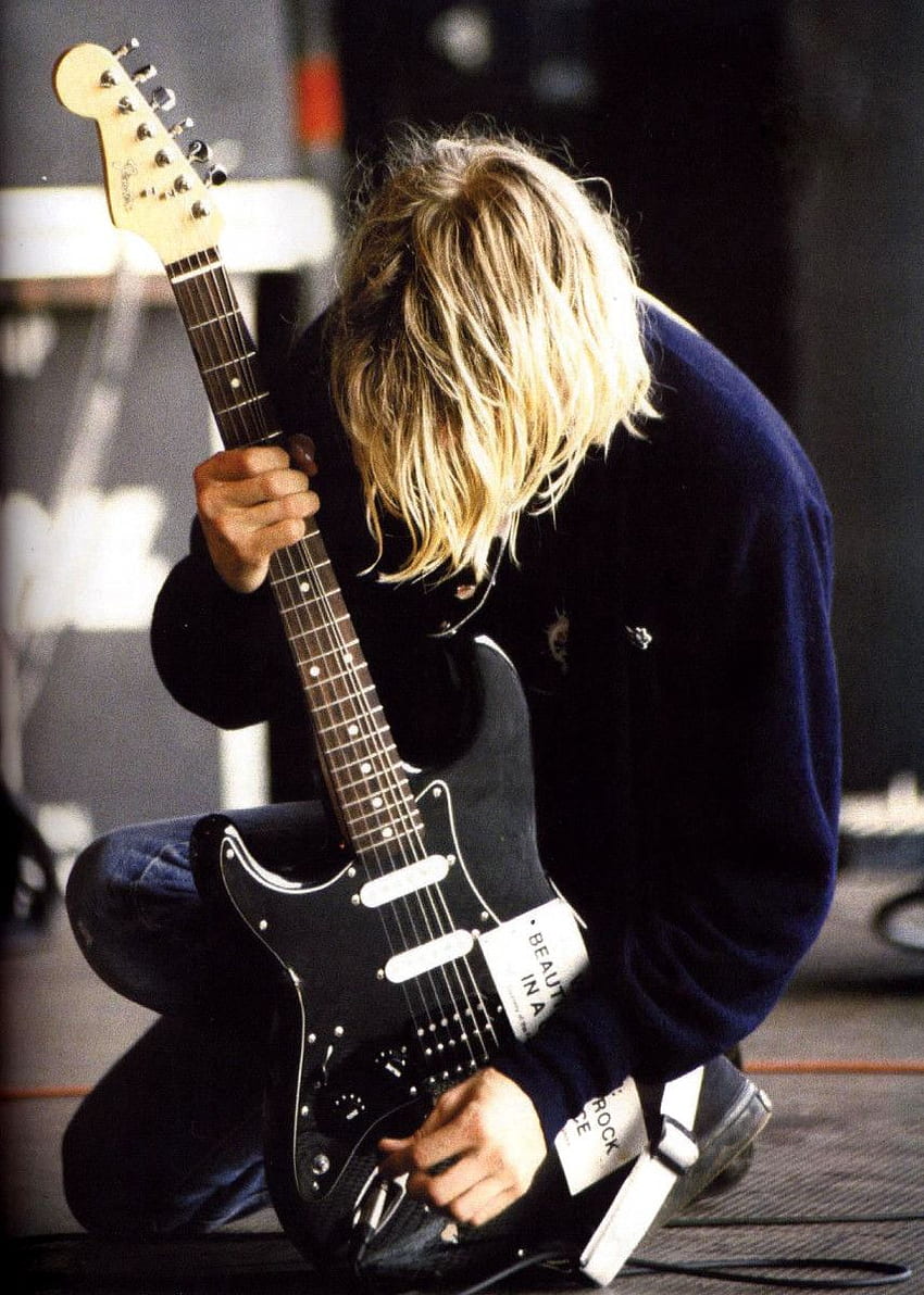 Pic - Kurt Cobain Fender Vandalism - & Background HD phone wallpaper