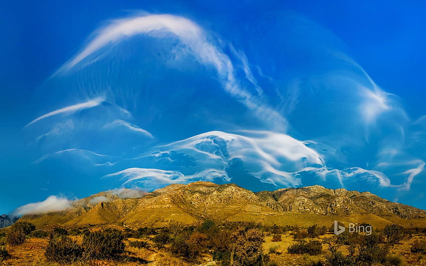 Nuvens cirrus sobre o Parque Nacional Guadalupe Mountains, Texas - Bing papel de parede HD