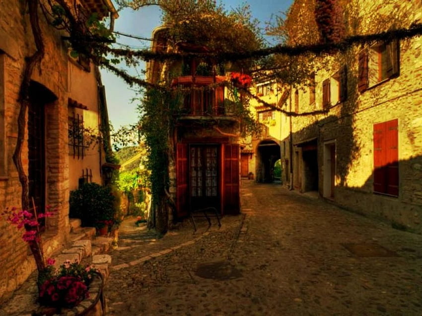 Francuskie miasteczko, brukowiec, drzwi, okna, ulica, starożytne Tapeta HD