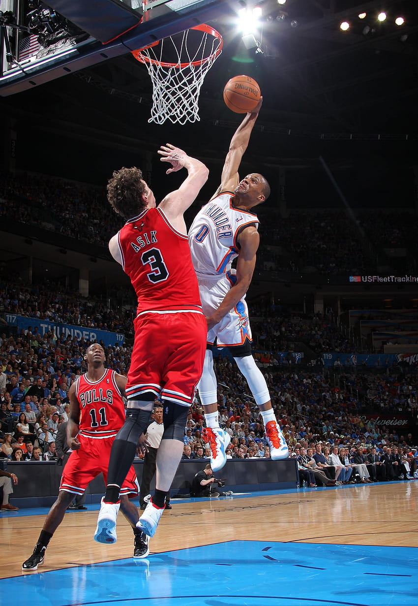 Russell Westbrook Dunk Data Src Russell Westbrook Dunking On Someone Tip HD phone wallpaper