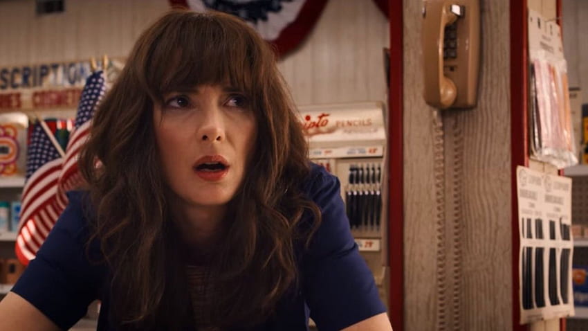Here's Why Winona Ryder Was Cast As Joyce Byers On 'Stranger Things' HD wallpaper